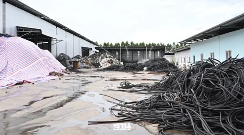 กรมโรงงานฯ สั่งปิดโรงงานรีไซเคิลปราจีนบุรีเพิ่ม หลังพบฝ่าฝืนคำสั่ง ลักลอบหลอมโลหะ กรมโรงงานฯ สั่งปิดโรงงานรีไซเคิลปราจีนบุรีเพิ่ม หลังพบฝ่าฝืนคำสั่ง ลักลอบหลอมโลหะ