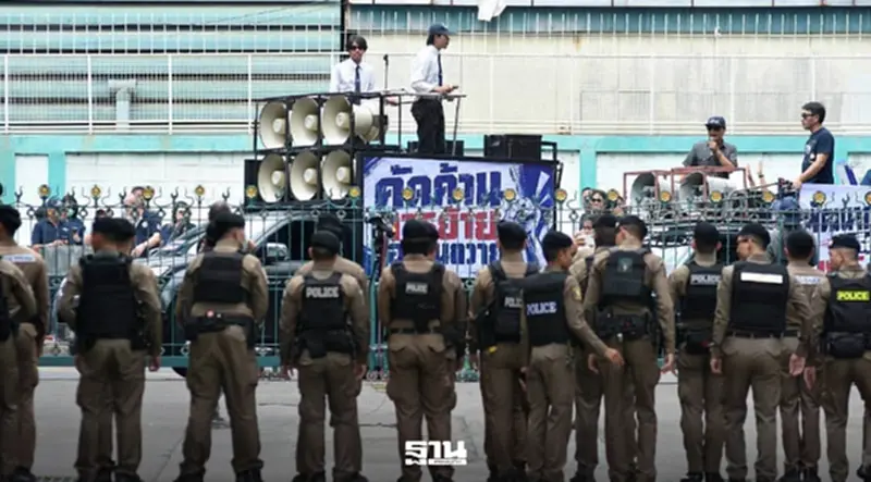 เปิด 3 มาตรการ ทางออกอุเทนถวาย-ปทุมวัน ย้ายพื้นที่ ปรับเรียนแล็บ ลดค่าเทอม 50% เปิด 3 มาตรการ ทางออกอุเทนถวาย-ปทุมวัน ย้ายพื้นที่ ปรับเรียนแล็บ ลดค่าเทอม 50%
