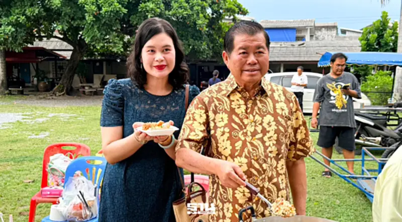“นิพนธ์”นำครอบครัว“บุญญามณี”เลี้ยงอาหารเด็กและเยาวชน มอบทุนการศึกษา “นิพนธ์”นำครอบครัว“บุญญามณี”เลี้ยงอาหารเด็กและเยาวชน มอบทุนการศึกษา