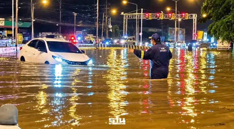 น้ำท่วมกระทบธุรกิจ 4,635 แห่ง เสียหาย 1.8 หมื่นล้าน ชลบุรีหนักสุด น้ำท่วมกระทบธุรกิจ 4,635 แห่ง เสียหาย 1.8 หมื่นล้าน ชลบุรีหนักสุด
