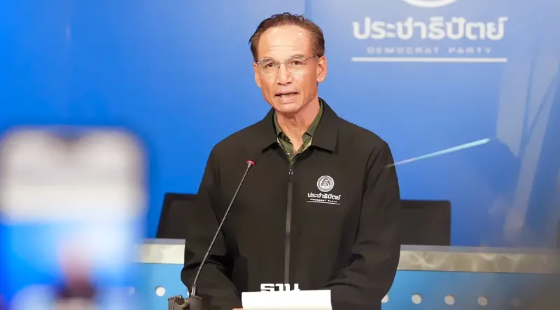 'กรณ์' ซัด 'Bangkok Blueprint' ไร้ความหมาย หากไม่กล้าเช็กบิล 'คนมีเส้น' 'กรณ์' ซัด 'Bangkok Blueprint' ไร้ความหมาย หากไม่กล้าเช็กบิล 'คนมีเส้น'