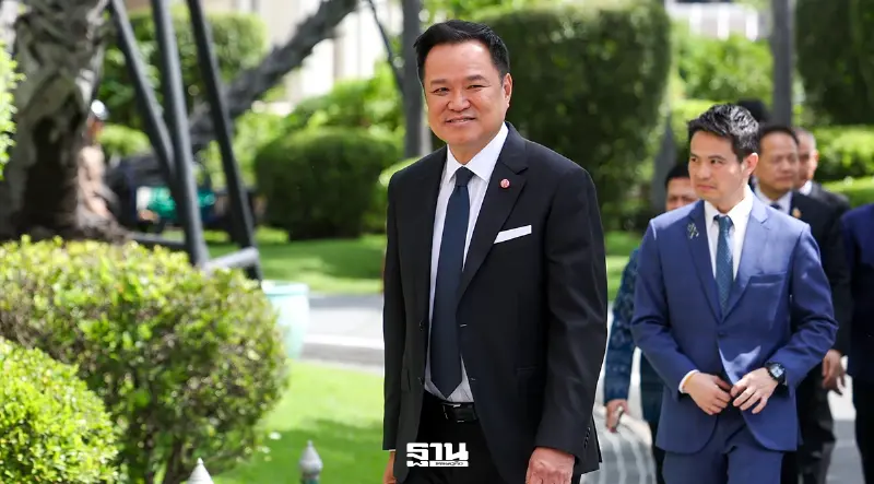 นายอนุทิน ชาญวีรกูล นายกรัฐมนตรี