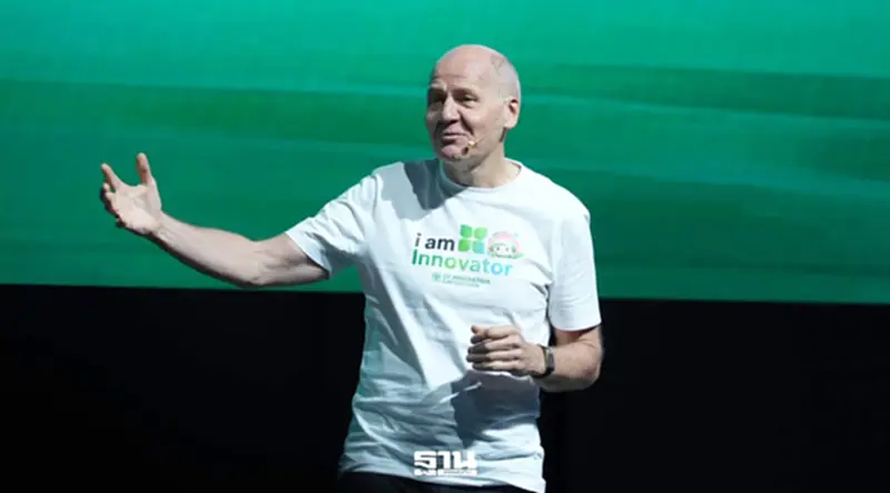 “ซิกเว่ เบรกเก้” เปิดวิสัยทัศน์ AI First เปลี่ยนวิธีคิดองค์กร ขับเคลื่อนเศรษฐกิจไทย “ซิกเว่ เบรกเก้” เปิดวิสัยทัศน์ AI First เปลี่ยนวิธีคิดองค์กร ขับเคลื่อนเศรษฐกิจไทย